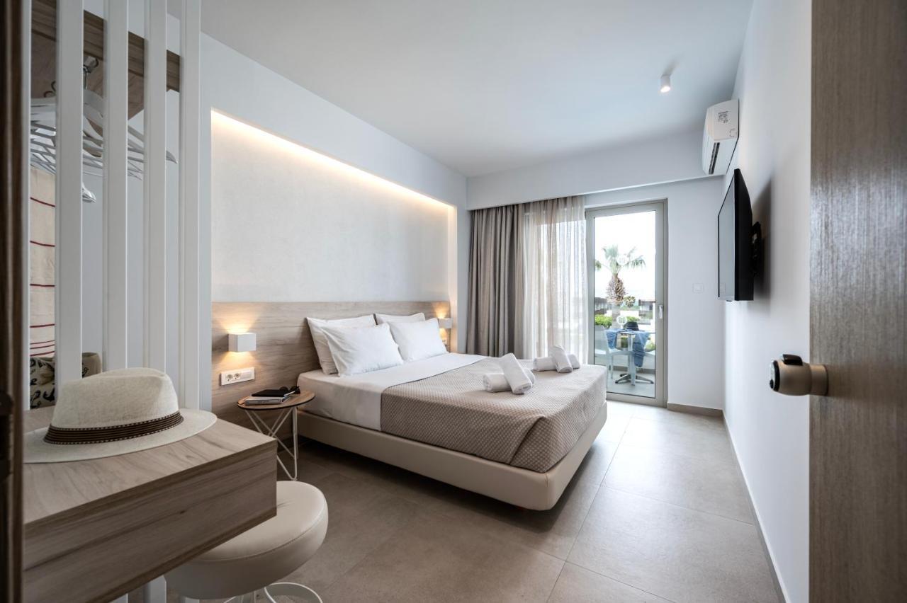 Mythos Aparthotel 3*